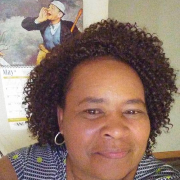 Meet your Posher, Jennifer - Picture 1 of 1